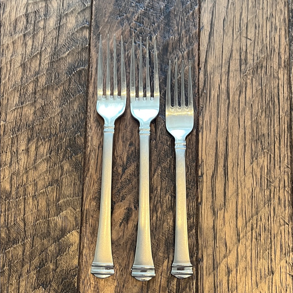 INS548 Stainless Frosted Forks (3) international stainless *bonus spoon